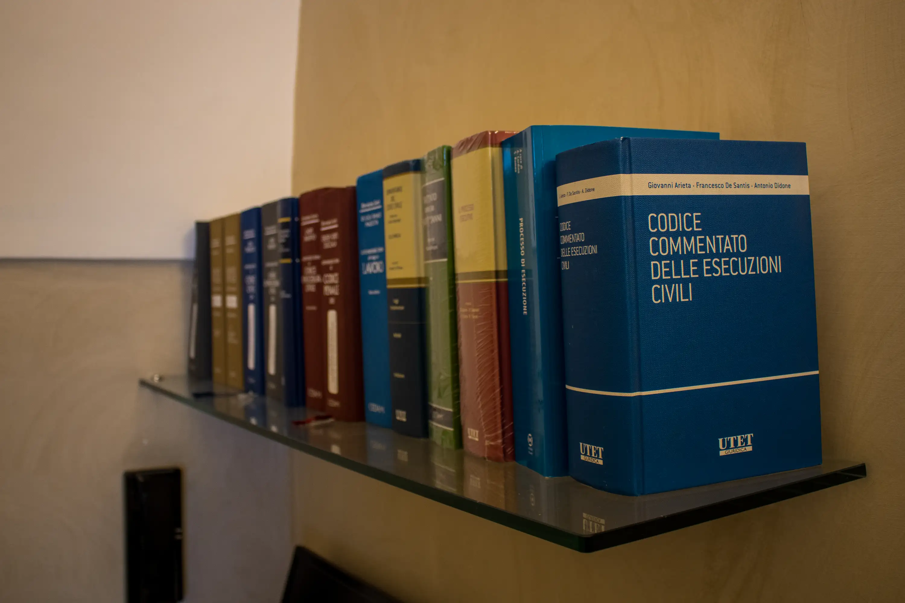 Biblioteca giuridAica dello Studio Legale Merlicco — codici di diritto civile